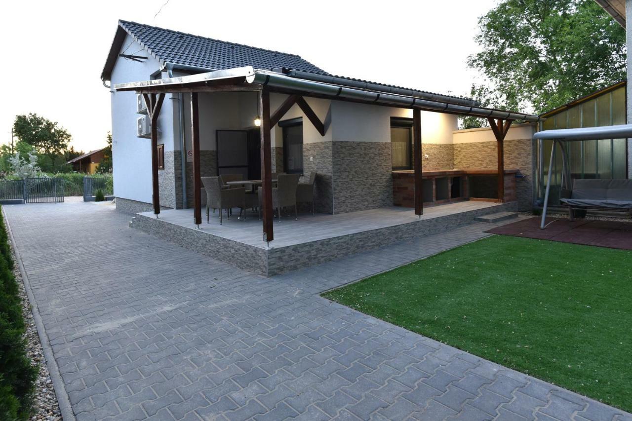 Siraly Apartman Hajdunanas Exterior photo