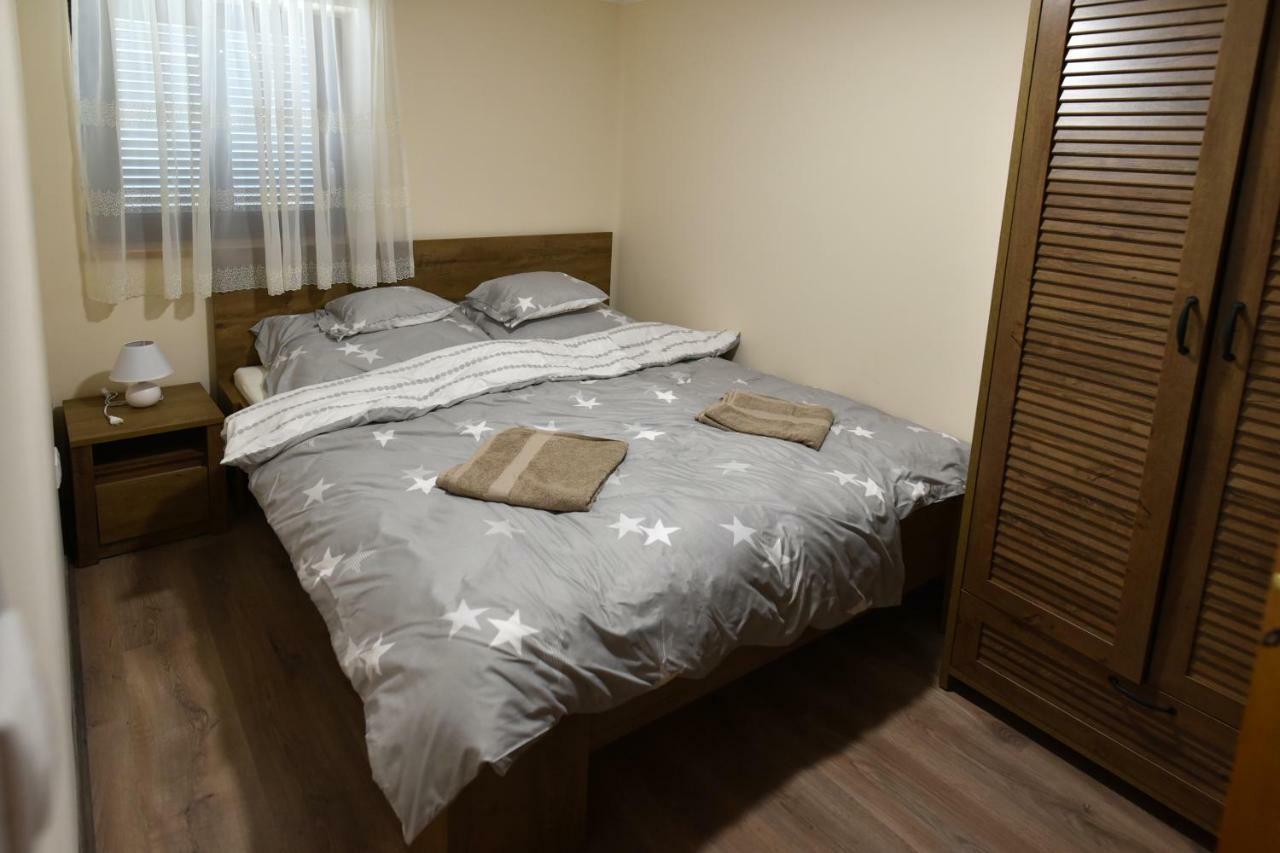 Siraly Apartman Hajdunanas Exterior photo