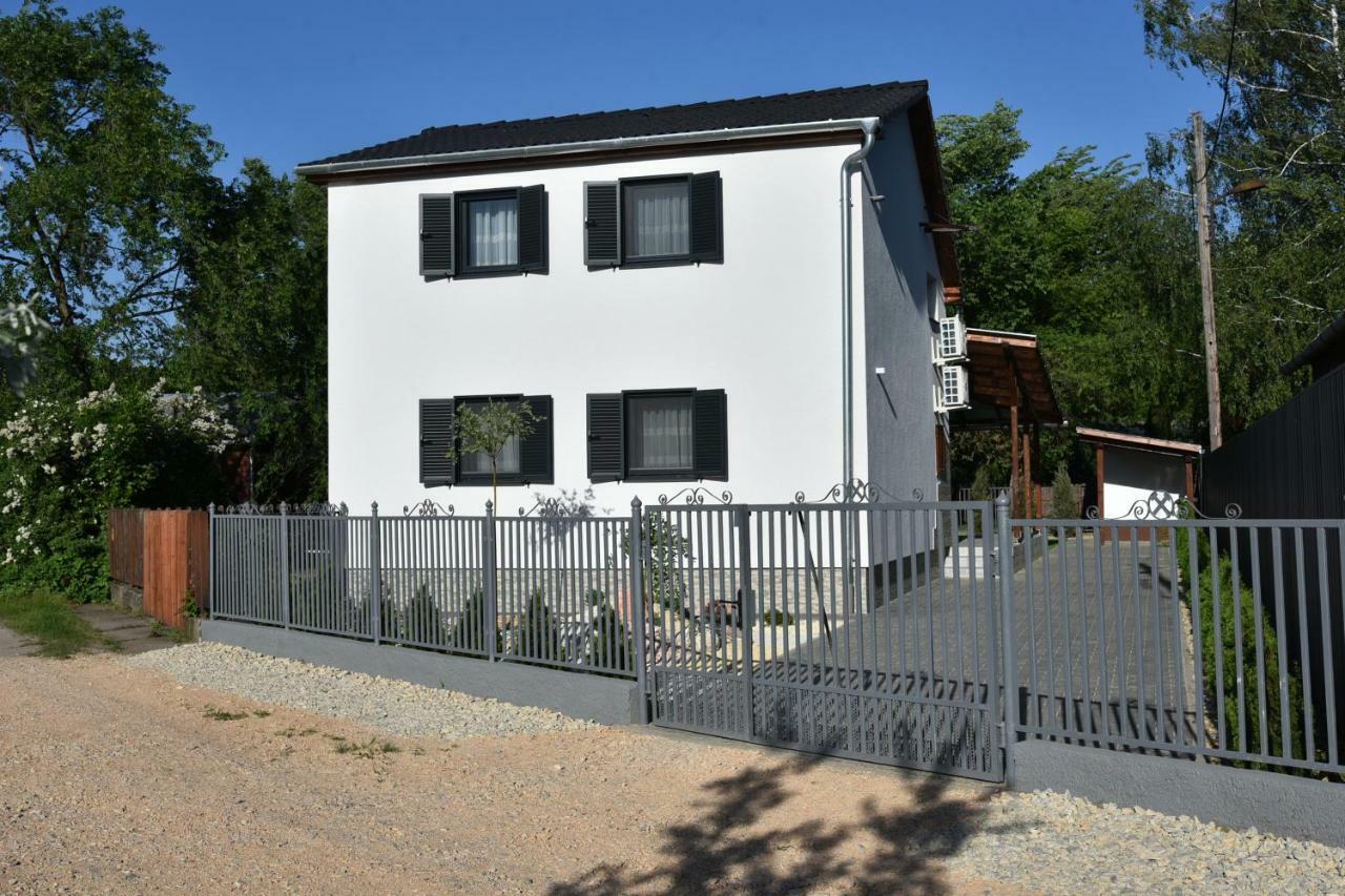 Siraly Apartman Hajdunanas Exterior photo