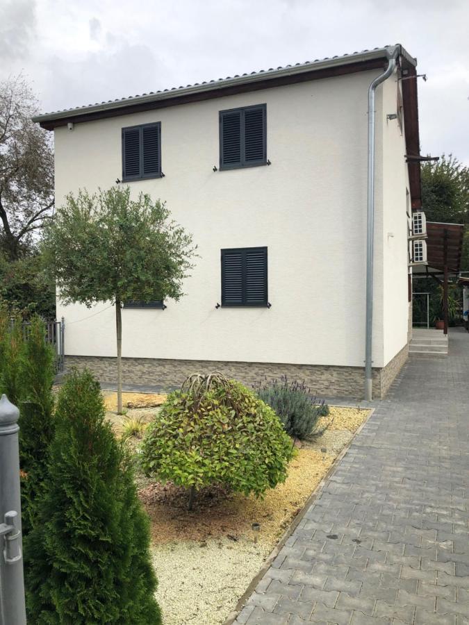Siraly Apartman Hajdunanas Exterior photo
